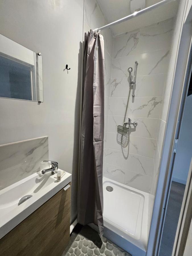 Agreable Studio De 16M2 Sans Kitchenette Нёйи-сюр-Марн Экстерьер фото